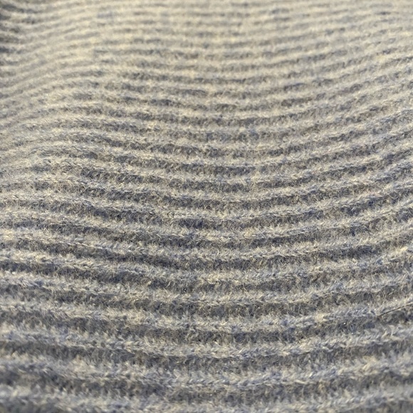 Rachel Zoe 100% cashmere lightweight sweater - Picture 2 of 4